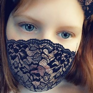 Meet your Posher, Hally